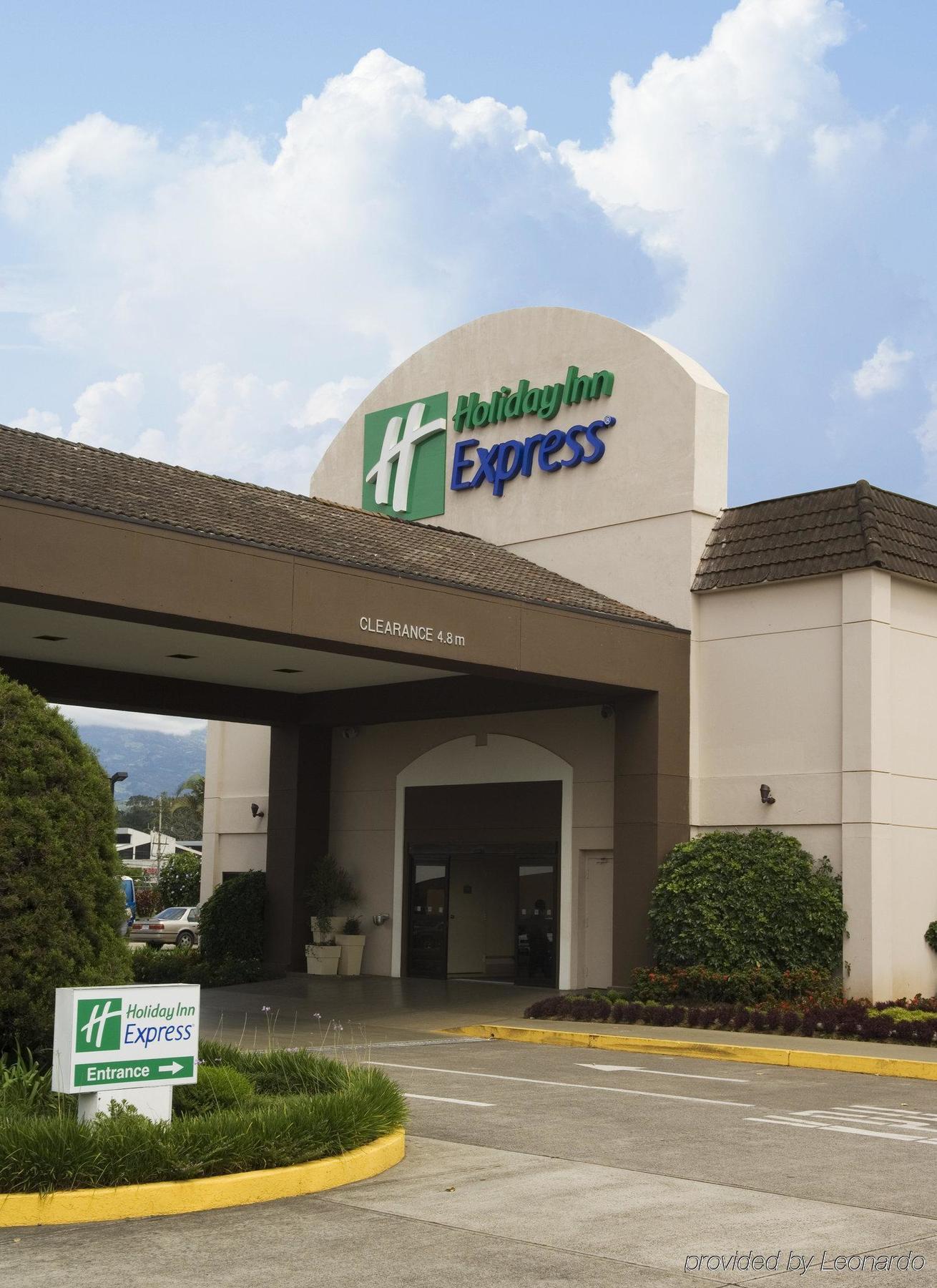אלאג'ואלה Holiday Inn Express San Jose Airport, An Ihg Hotel מראה חיצוני תמונה